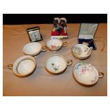 KAISER PORCELAIN NECKLACE, STOCKING HANGER,