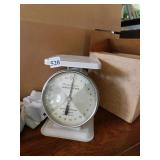 MENS WARM SOCKS, LEATHER ORGANIZER, SMALL HOLIDAY