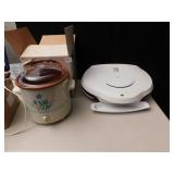 GEORGE FORMAN GRILL, LARGE; CROCK POT, 3.5 QT