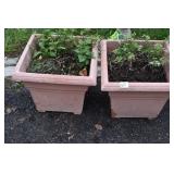 PLASTIC PAIR PLANTERS