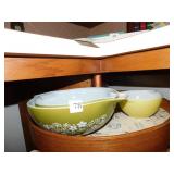 VINTAGE GREEN PYREX BOWLS - 3