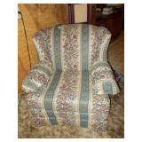 KING HICKORY COTTON AND FELT CHAIR 36H 36D 35W