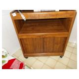 SMALL WOODEN CABINET ON WHEELS 30T 2OD 25W