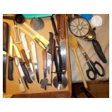 ASSORTMENT OF KITCHEN KNIVES, SCISSORS, PEELERS,