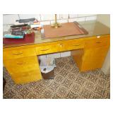 OFFICE DESK WITH GLASS TOP 31H 60W 22D