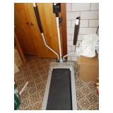 HEALTH MAX TREADMILL. NON-ELECTRIC.