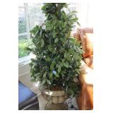 COMPOSITE PLANTER WITH ARTIFICIAL TOPIARY