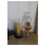 2 CANDLEHOLDERS AND OIL LAMP