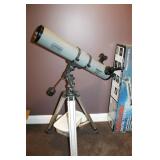 MEADE DIGITAL TELESCOPE WITH TRIPOD - MODEL: