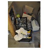 GROUPING: CAR CLEANING SUPPLIES, TIE DOWN STRAPS,