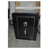 SENTRY SAFE - MODEL: D880 - SN: Q021341 - NO