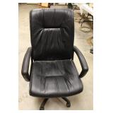 BLACK VINYL EXECUTIVE TYPE CHAIR