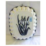 10" CERAMIC BLUE AND WHITE JELLO MOLD