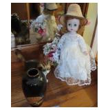 GROUPING: CAT FIGURINE AND 4" JAPAN VASE