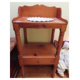 ANTIQUE PINE CHILD SIZE WASH STAND, DOVE TAIL