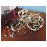 GROUPING: COSTUME JEWELRY NECKLACES, PINS, ETC