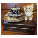 GROUPING: JEWELRY BOX, CAT FIGURINE, CAT TRAY