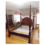 QUEEN SIZE 4 POSTER BED - MAHOGANY - CARVED