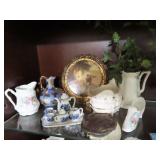 GROUPING: MINITURE TEA SET, CREAMER, MATCH