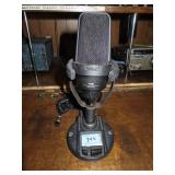 DYNAMIC MICROPHONE MD-200 ON STAND