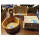 DOLL SIZE NIGHT STAND, BENCH AND WASH TUB