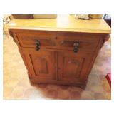 WALNUT VICTORIAN COMMODE WITH TEAR DROP