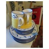 16 PIECES CELESTINO DINNERWARE