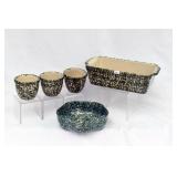 FIVE PCS. ROSEVILLE SPONGEWARE