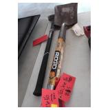 GROUPING OF 2 SHOVELS AND SLEDGE HAMMER