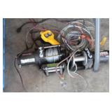 2PCS - TRAVELLER 2500lbs & SUPER WINCH LT2000