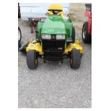JOHN DEERE  425 54 INCH CUT GAS 568 HOURS