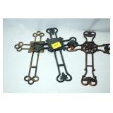 3 METAL CROSSES