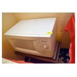 MAGIC CHEF MICROWAVE