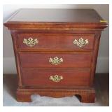 2 DRAWER MAHOGANY NIGHTSTAND