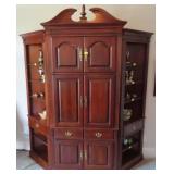 MAHOGANY ENTERTAINMENT CABINET W/2 CORNER SHELVES