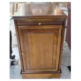 ONE DOOR SIDE TABLE WITH PULL OUT TRAY - MAGAZINE