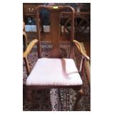 QUEEN ANNE STYLE DINING CHAIRS: 5 SIDE CHAIRS, 1 A