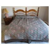 BROYHILL PREMIER KING SIZE BED AND BEDDING