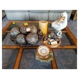 HOME DÉCOR: DECORATIVE SPHERES IN BASKET, PAINTED