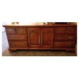 THOMASVILLE 9 DRAWER DRESSER WITH RAISED PANEL DOO