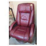 ERGONOMIC CHAIR AND OTTOMAN