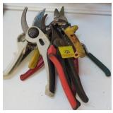 6 PRUNERS AND TIN SNIP
