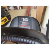 BLACK AND DECKER ELECTRIC HEDGE TRIMMER