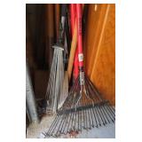 YARD TOOLS: SHOVELS, RACKS, ETC
