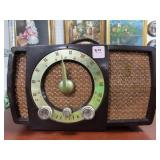 ANTIQUE ZENITH TABLE TOP RADIO
