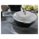 10 1/2" CAST IRON #8 CHICKEN FRYER WITH LID