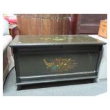 PAINTED PENNSYLVANIA DUTCH DESIGN BLANKET CHEST