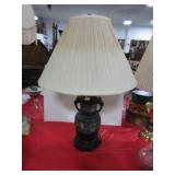 METAL ASIAN STYLE TABLE LAMP WITH SHADE