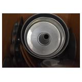 KITCHEWARE: BUNDT PANS, LOAF PANS, BAKEWARE