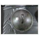 10" CAST IRON DUTCH OVEN WITH LID